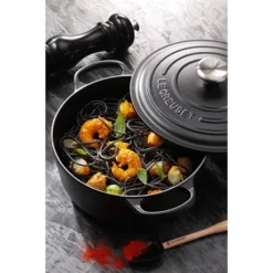 Le Creuset Cocotte Fonte Rond 24 Cm Noir -Cuisine Boutique 213178 2 2 Cocotte fonte rond 24 cm noir Le Creuset