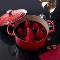 Le Creuset Cocotte Fonte Rond 26 Cm Cerise -Cuisine Boutique 213184 2 3 Cocotte fonte rond 26 cm cerise Le Creuset