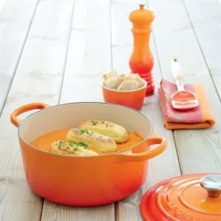 Le Creuset Cocotte Fonte Rond 26 Cm Volcanique -Cuisine Boutique 213185 2 3 Cocotte fonte rond 26 cm volcanique Le Creuset