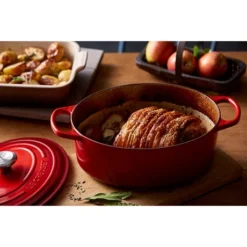 Le Creuset Cocotte Fonte Ovale Cerise 31 Cm -Cuisine Boutique 213206 2 2 Cocotte fonte ovale cerise 31 cm Le Creuset