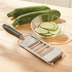 Mandoline Multifonctions 3 Lames Interchangeables Inox -Cuisine Boutique 470054 4 5 Mandoline multifonctions 3 lames interchangeables inox Mathon