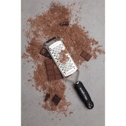 Microplane Râpe à Fromage Double Tranchant Gourmet Noir -Cuisine Boutique 478013 2 1 Rape a fromage double tranchant Gourmet noir Microplane