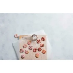 Presse à Biscuits Deux Couleurs 6 Presse à Biscuits Deux Couleurs -Cuisine Boutique 566001 2 6 Presse a biscuits deux couleurs Betty Bossi