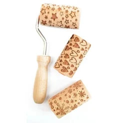 3 Mini Rouleaux Empreintes En Bois Interchangeables -Cuisine Boutique 580018 2 3 3 mini rouleaux empreintes en bois interchangeables Scrapcooking