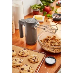 KitchenAid Batteur à Main électrique Sans Fil 7 Vitesses Gris Mat 5KHMB732EDG -Cuisine Boutique 760359 4 2 Batteur a main electrique sans fil 7 vitesses gris mat 5KHMB732EDG Kitchenaid